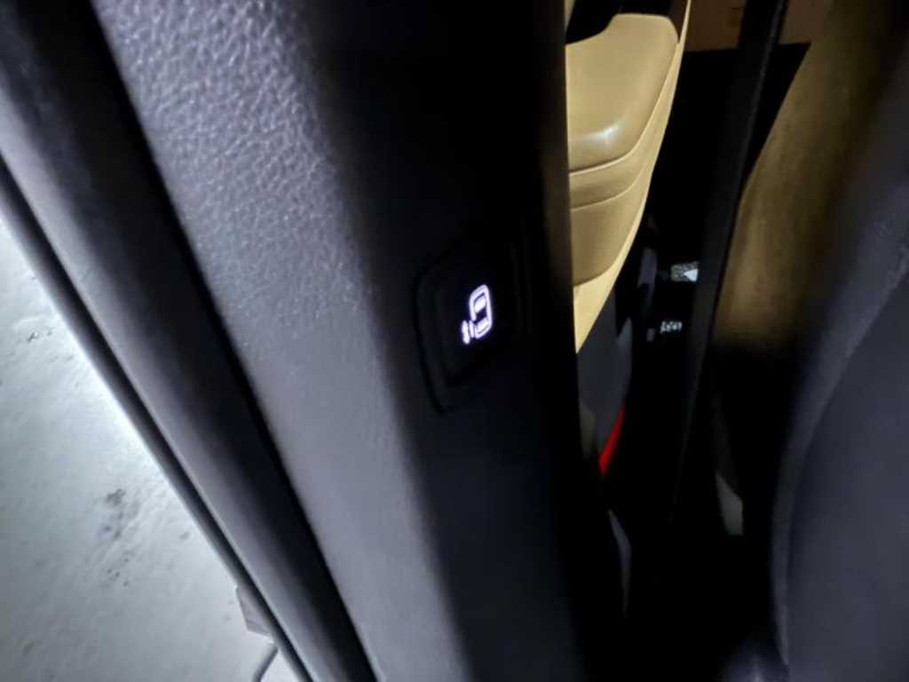 KIA Carnival - Vista 7