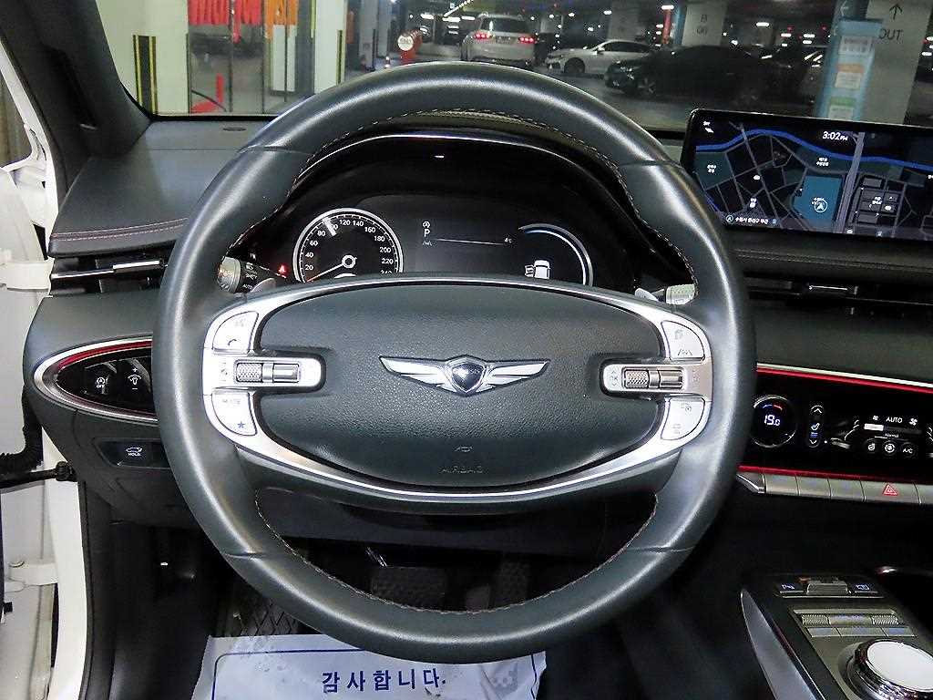 Genesis GV70 - Vista 8