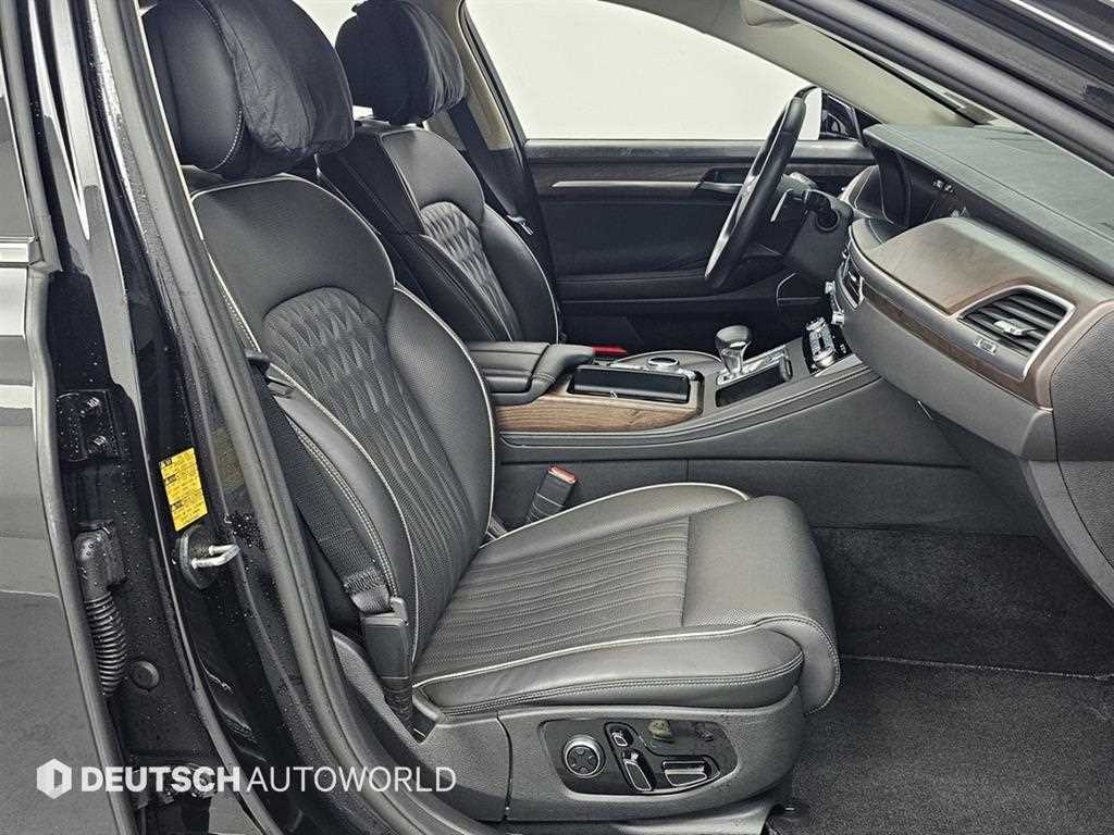 Genesis G90 - Vista 10