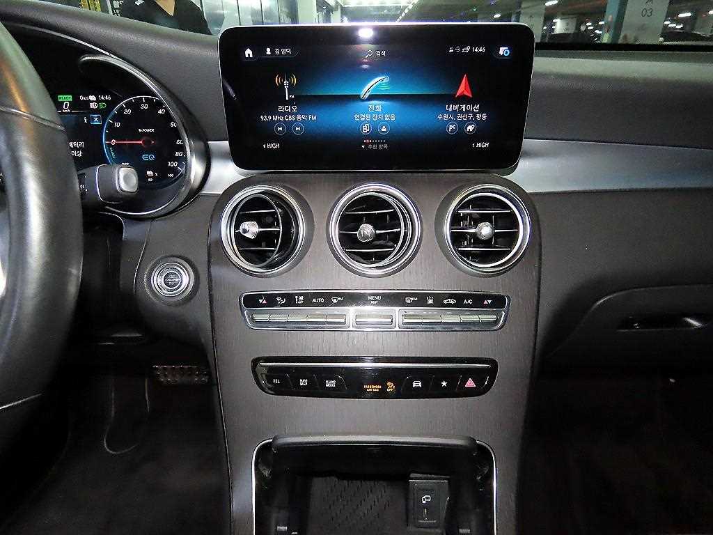 Mercedes Benz GLC Class - Vista 11