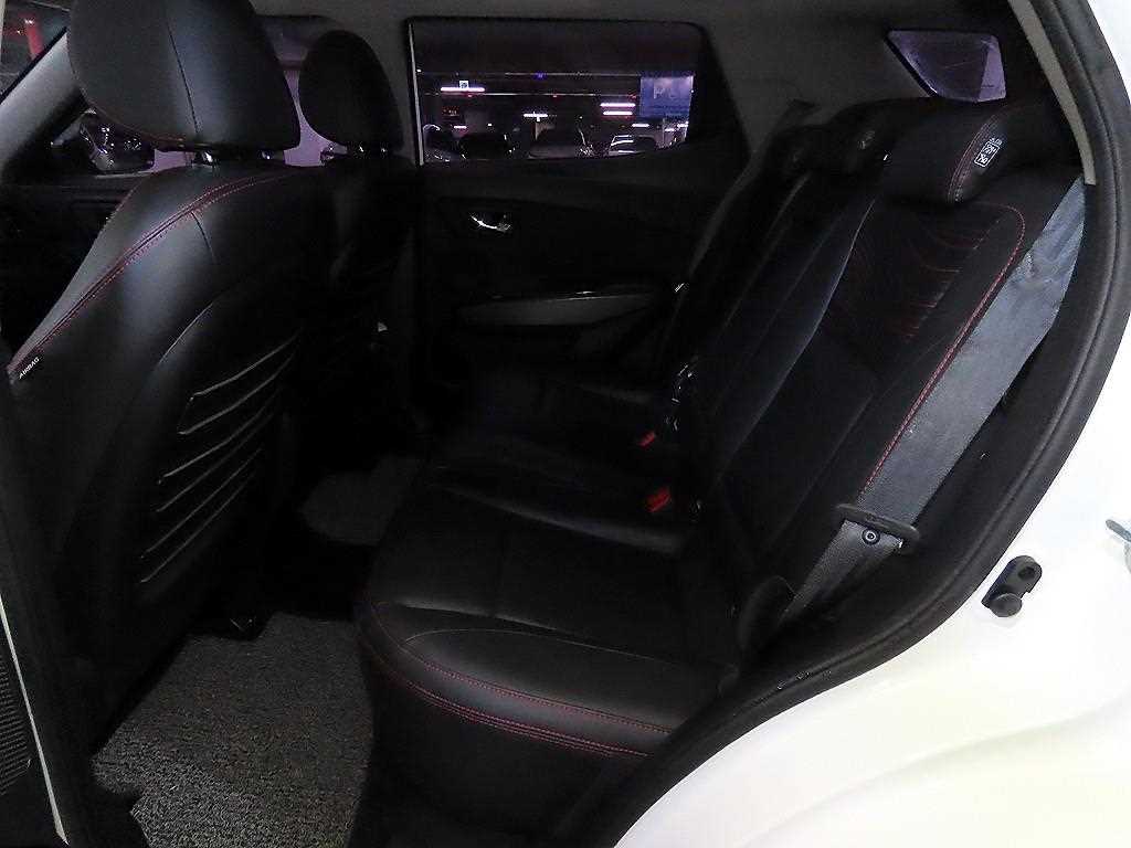 Ssangyong Tivoli - Vista 7