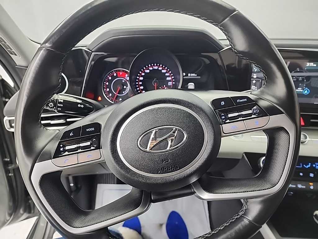 HYUNDAI Avante - Vista 9