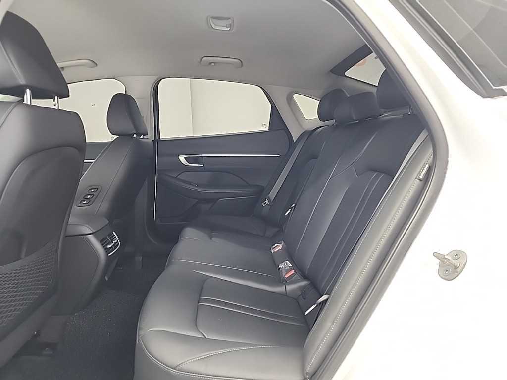 HYUNDAI Sonata - Vista 12