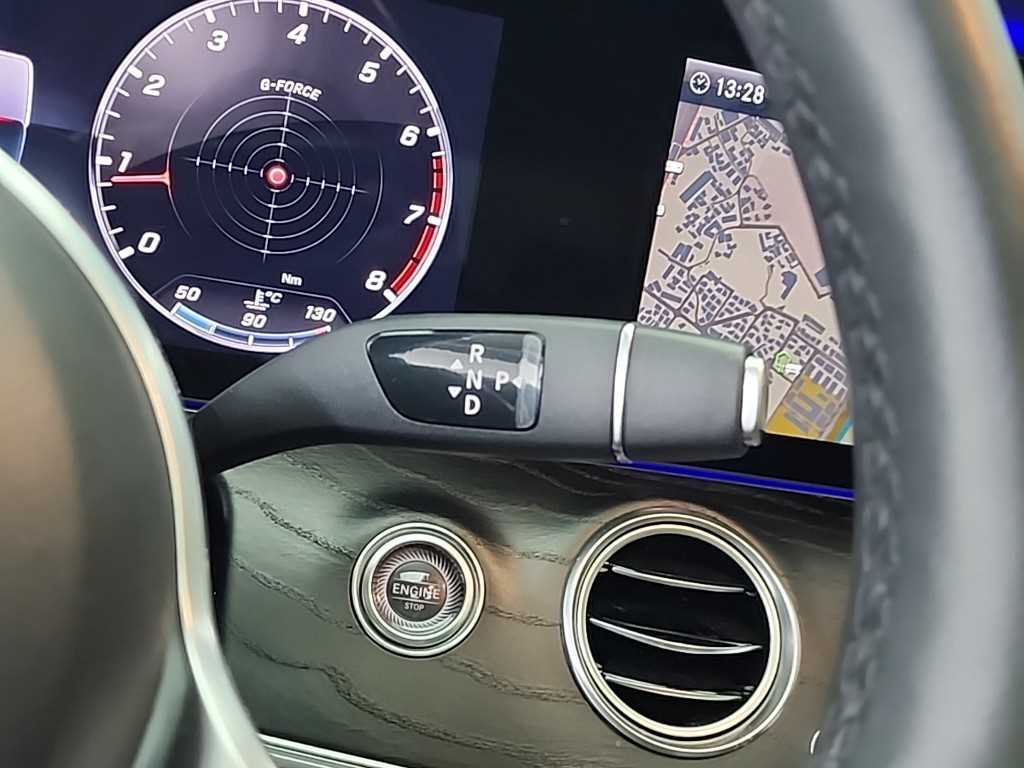 Mercedes Benz E class - Vista 8