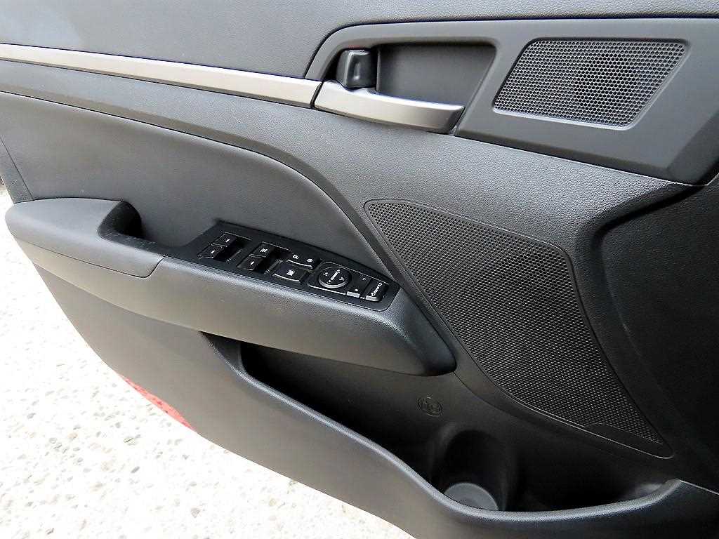 HYUNDAI Avante - Vista 11