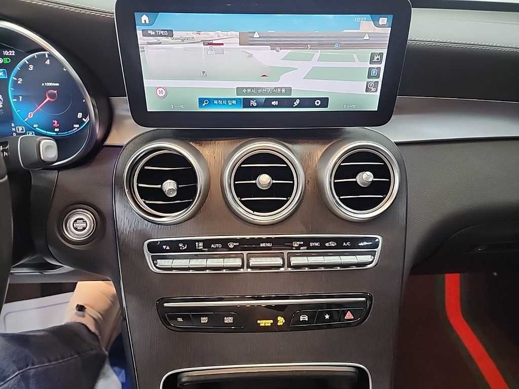 Mercedes Benz GLC Class - Vista 10