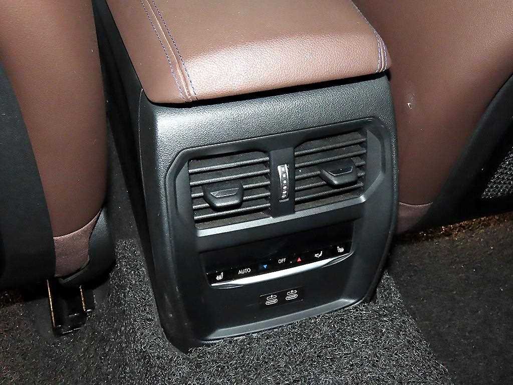 BMW 3 series 2022 Negro - Importación desde Corea - HF Imports Iquique - Foto 13