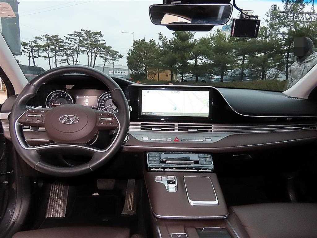 HYUNDAI Grandeur - Vista 7