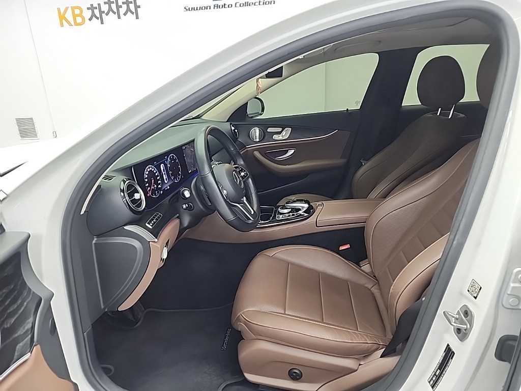 Mercedes Benz E class - Vista 11