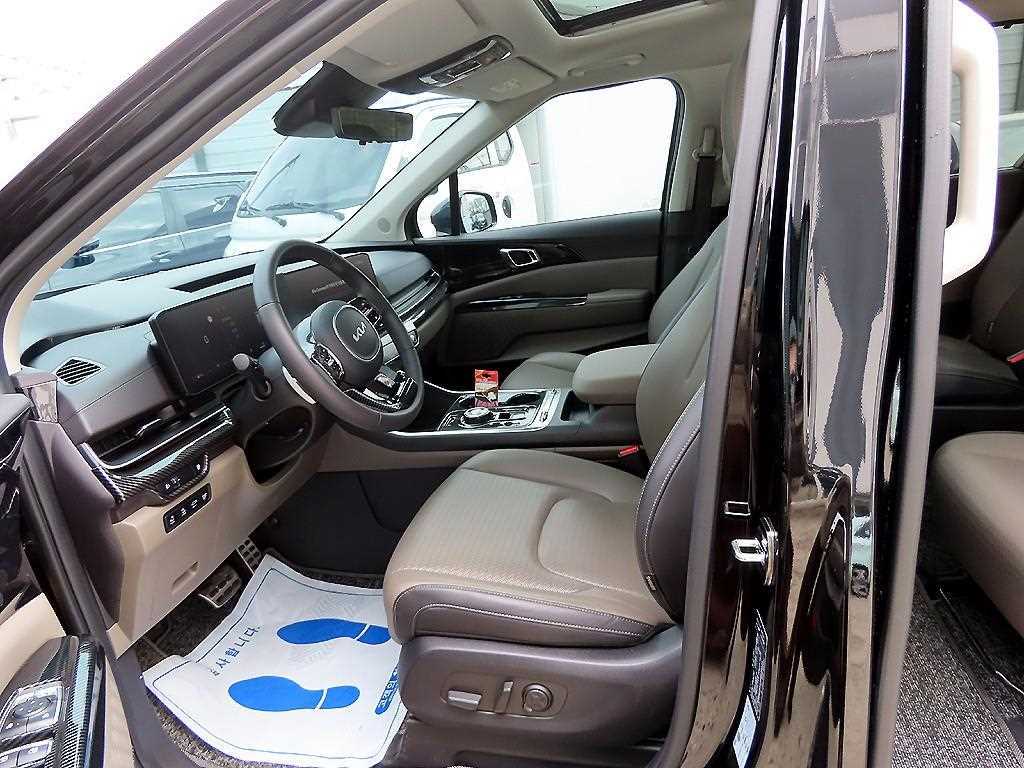KIA Carnival - Vista 5