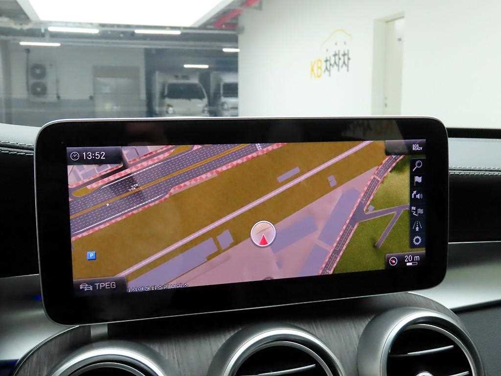 Mercedes Benz C Class - Vista 9