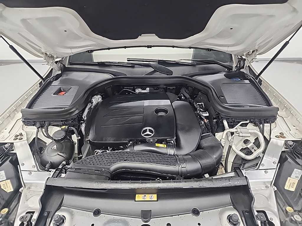 Mercedes Benz GLC Class - Vista 5