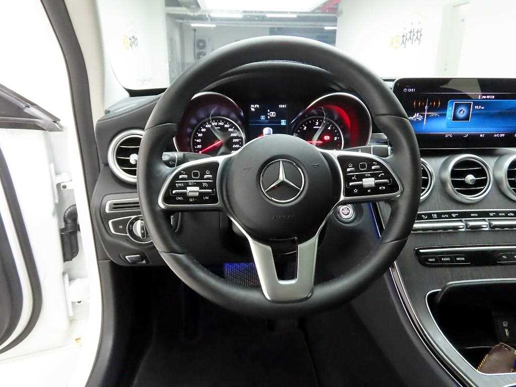 Mercedes Benz C Class - Vista 8