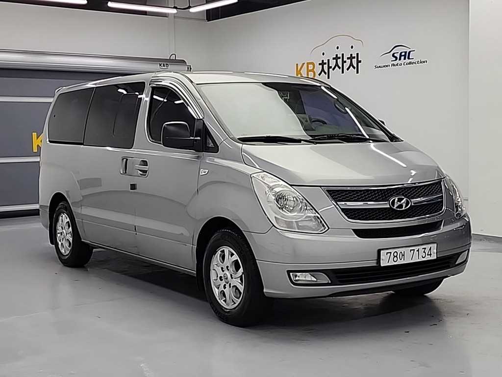 HYUNDAI Starex - Vista 4