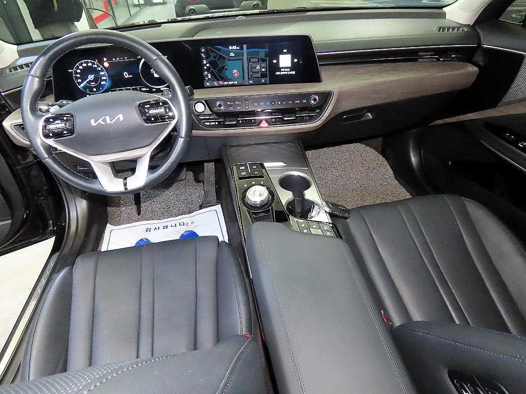 KIA K8 - Vista 10