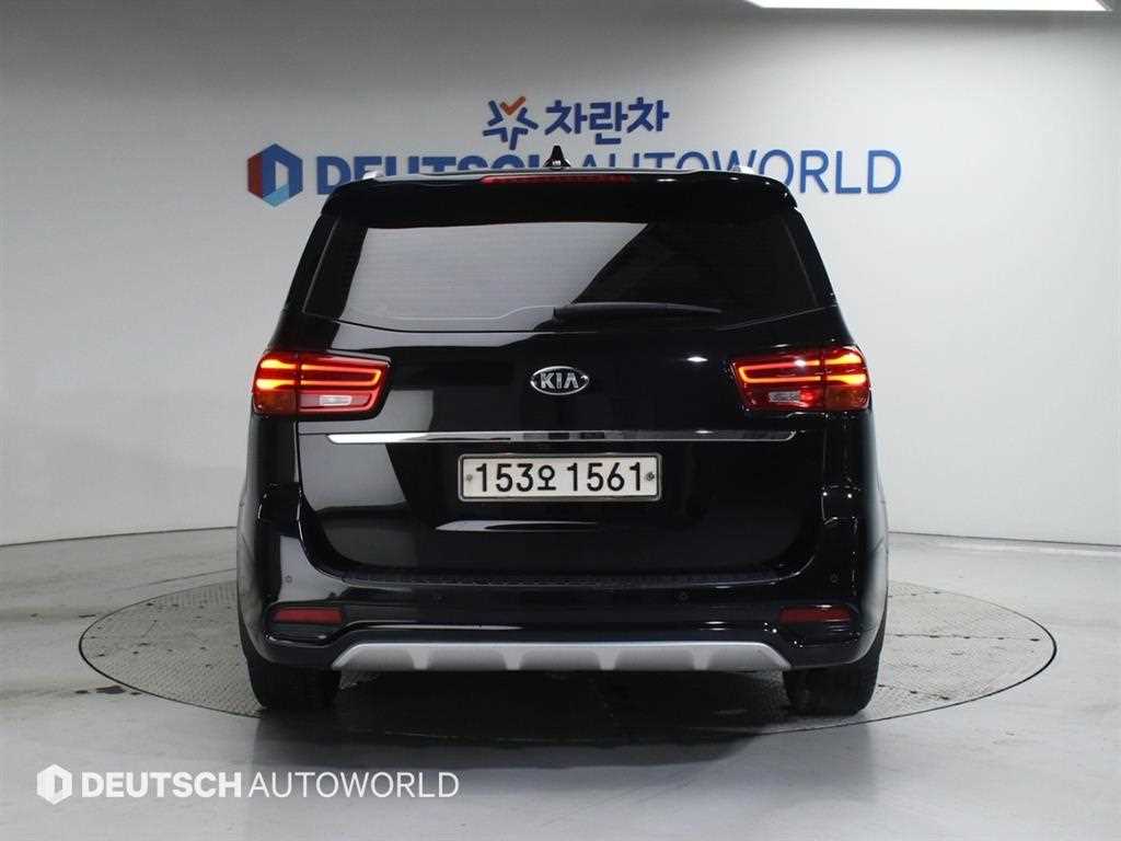 KIA Carnival - Vista 4