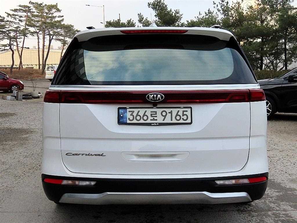 KIA Carnival - Vista 4