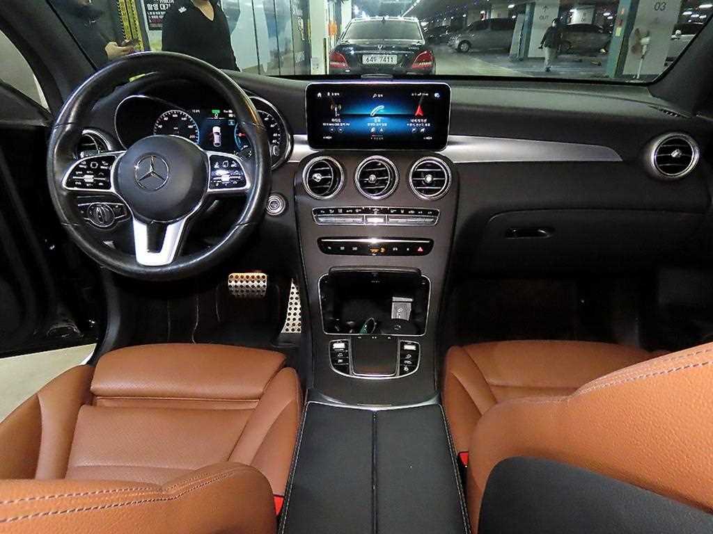 Mercedes Benz GLC Class - Vista 10