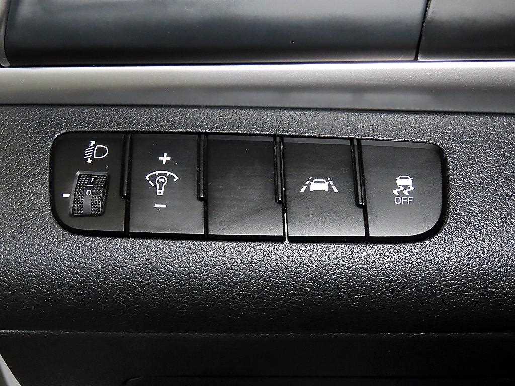 HYUNDAI Avante 2019 Blanco - Importación desde Corea - HF Imports Iquique - Foto 14