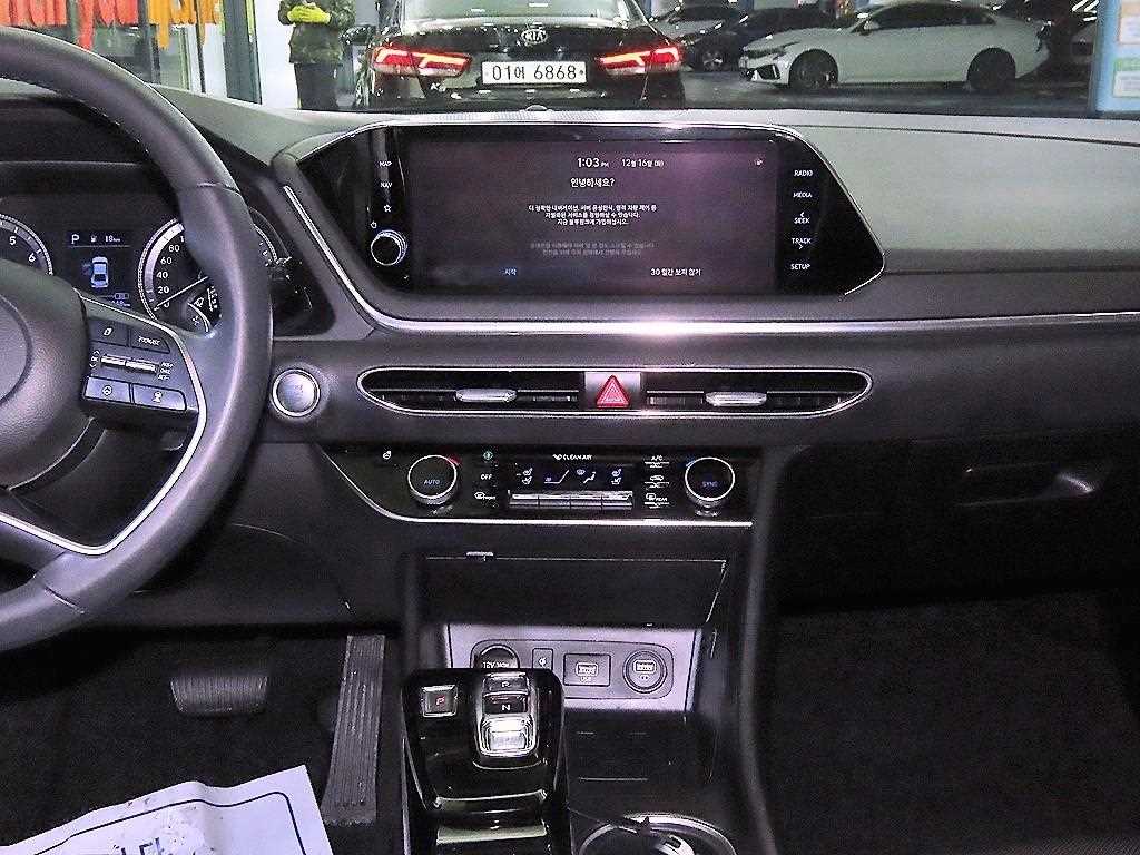 HYUNDAI Sonata - Vista 11