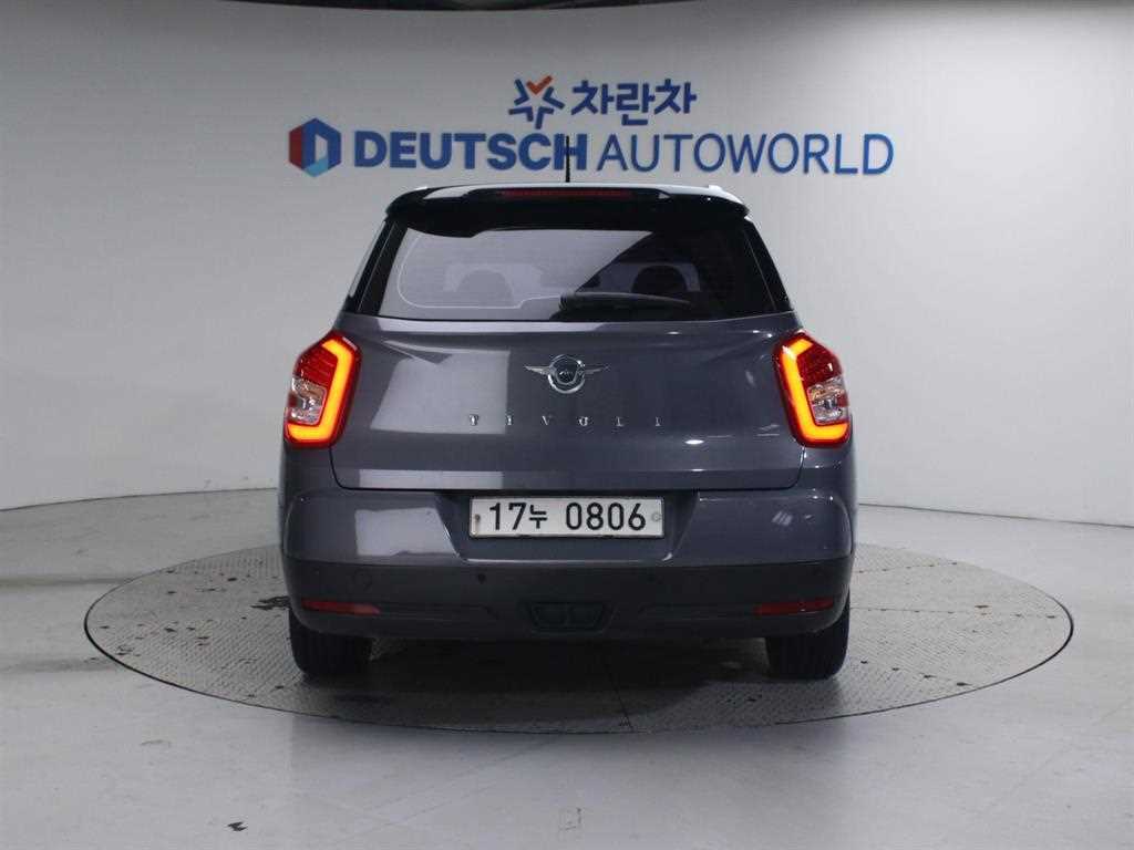 Ssangyong Tivoli - Vista 4