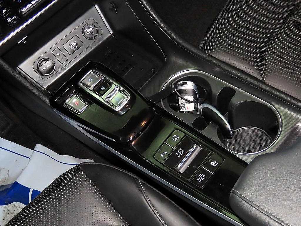 HYUNDAI Sonata - Vista 12