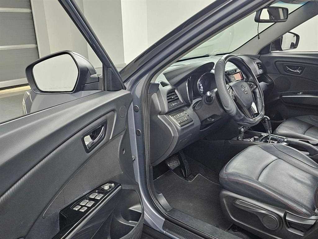 Ssangyong Tivoli - Vista 11