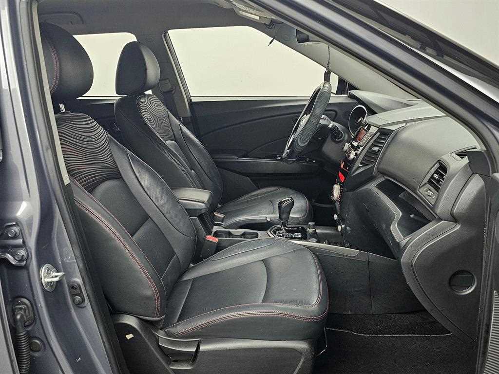 Ssangyong Tivoli - Vista 10