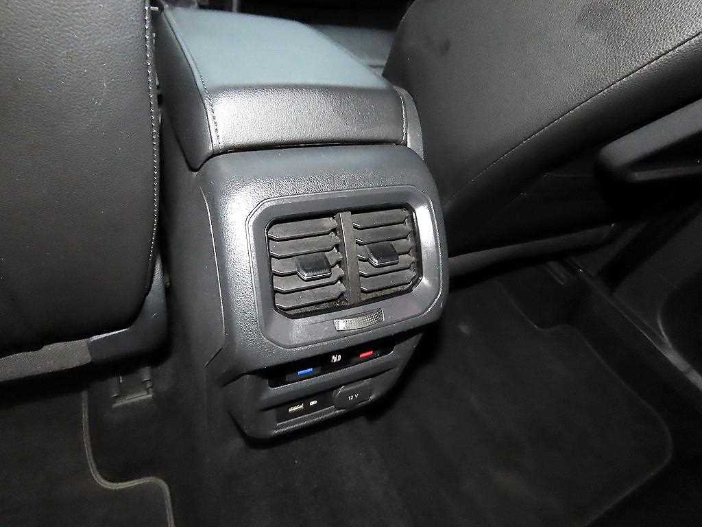 Volkswagen Tiguan 2018 Azul - Importación desde Corea - HF Imports Iquique - Foto 16