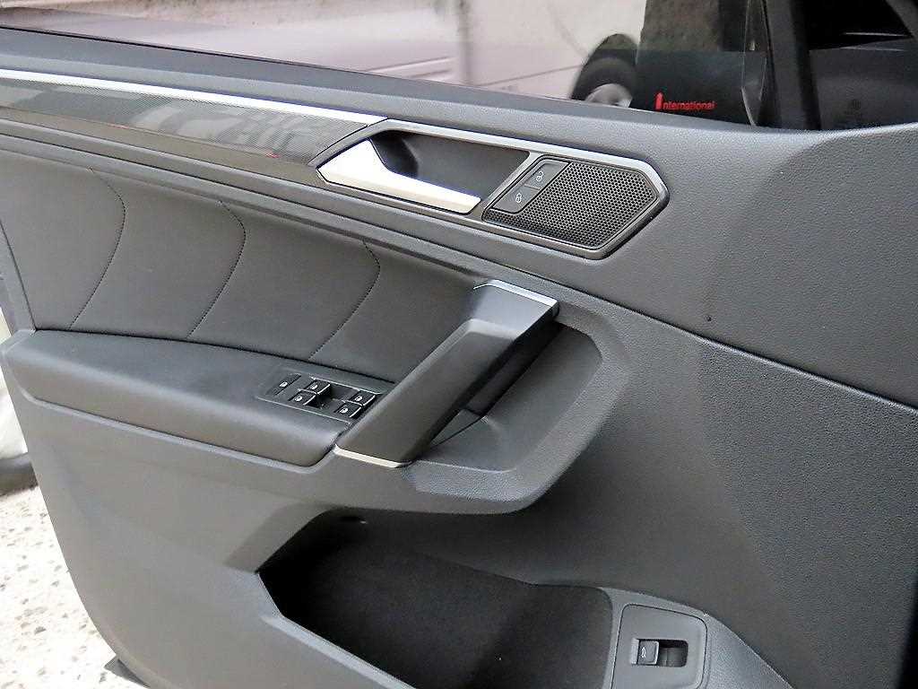 Volkswagen Tiguan - Vista 11