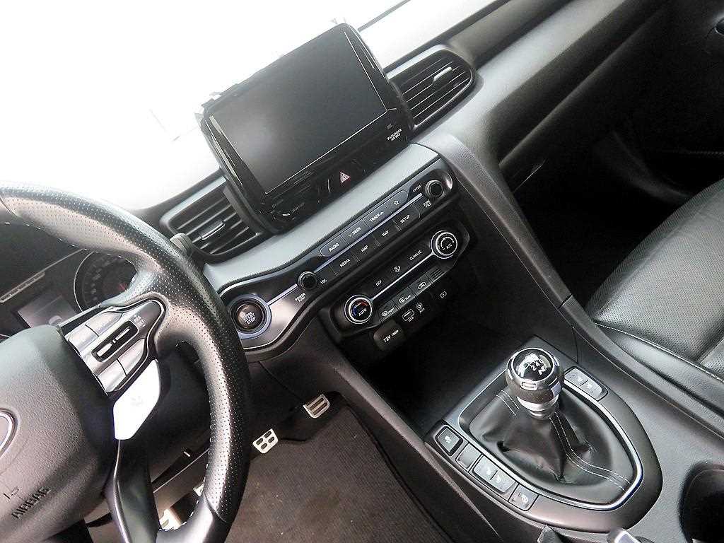 HYUNDAI Veloster - Vista 11