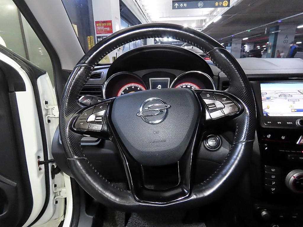 Ssangyong Tivoli - Vista 8