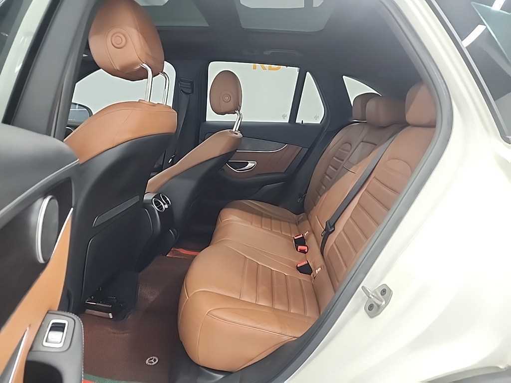 Mercedes Benz GLC Class - Vista 12