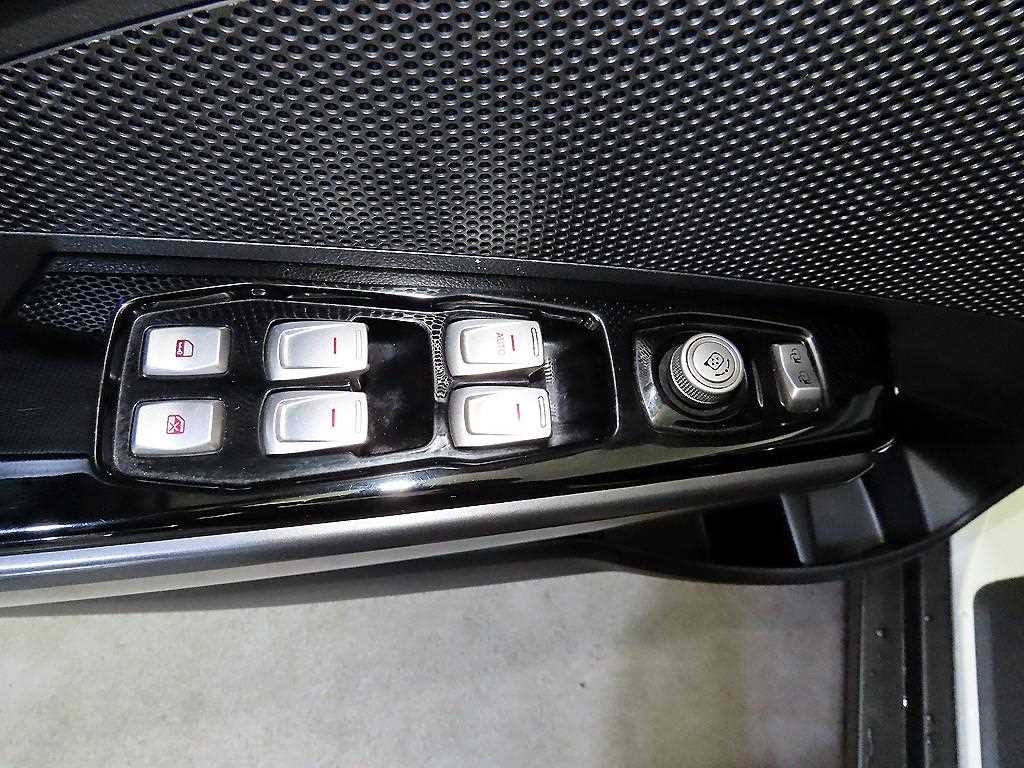 Ssangyong Tivoli 2019 Blanco - Importación desde Corea - HF Imports Iquique - Foto 13