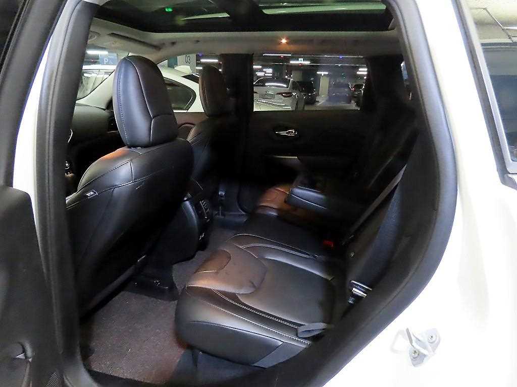 Jeep Cherokee - Vista 7