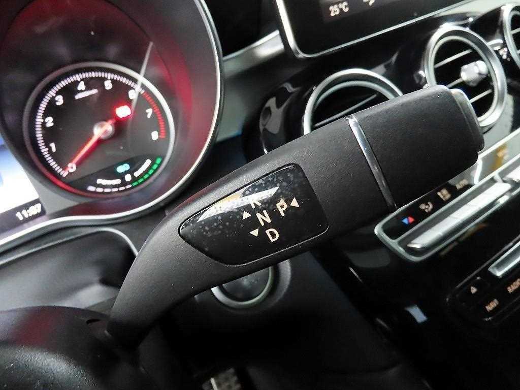 Mercedes Benz GLC Class 2018 Blanco - Importación desde Corea - HF Imports Iquique - Foto 13