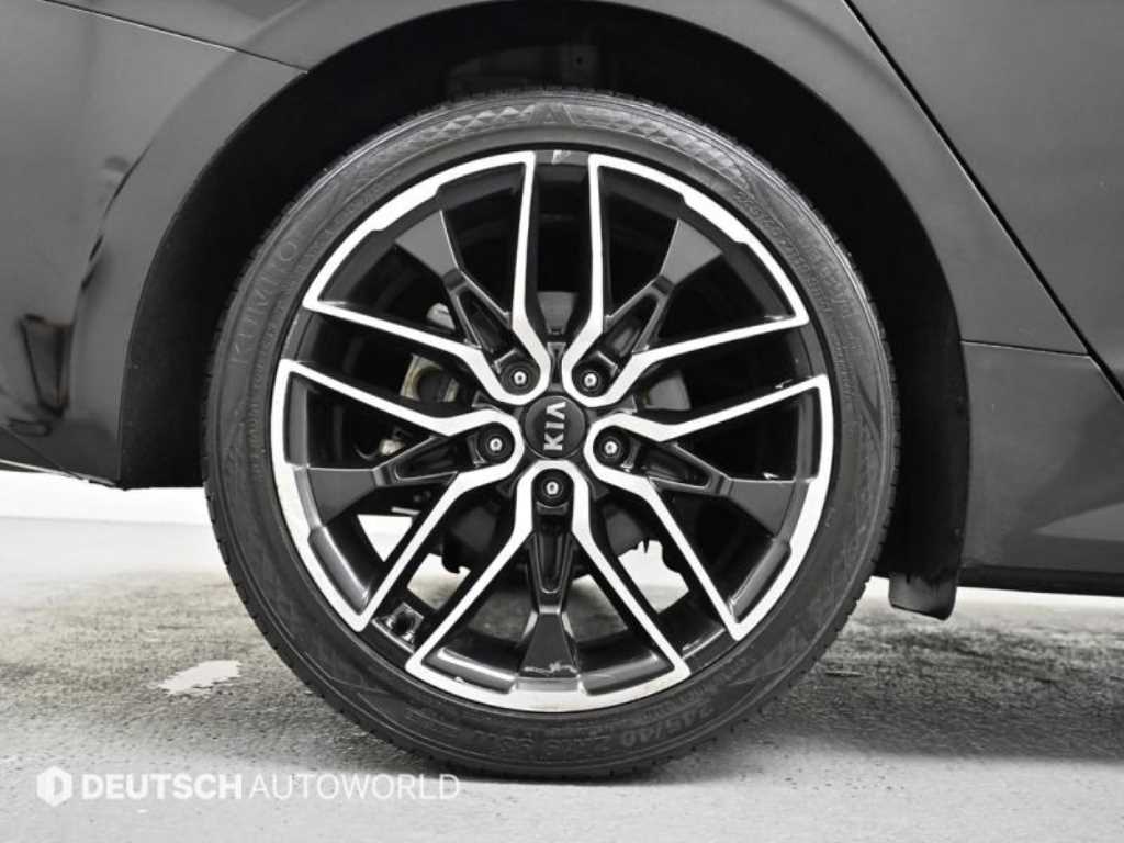 KIA K5 - Vista 5