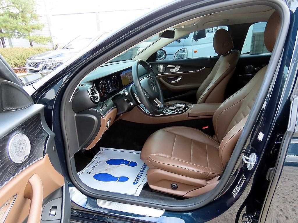 Mercedes Benz E class - Vista 5