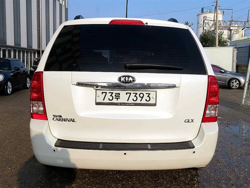 KIA Carnival - Vista 4