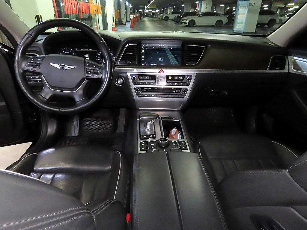 Genesis G80 - Vista 10