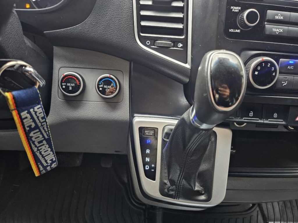 HYUNDAI Solati - Vista 12