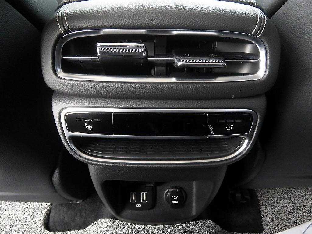 Genesis GV80 - Vista 9