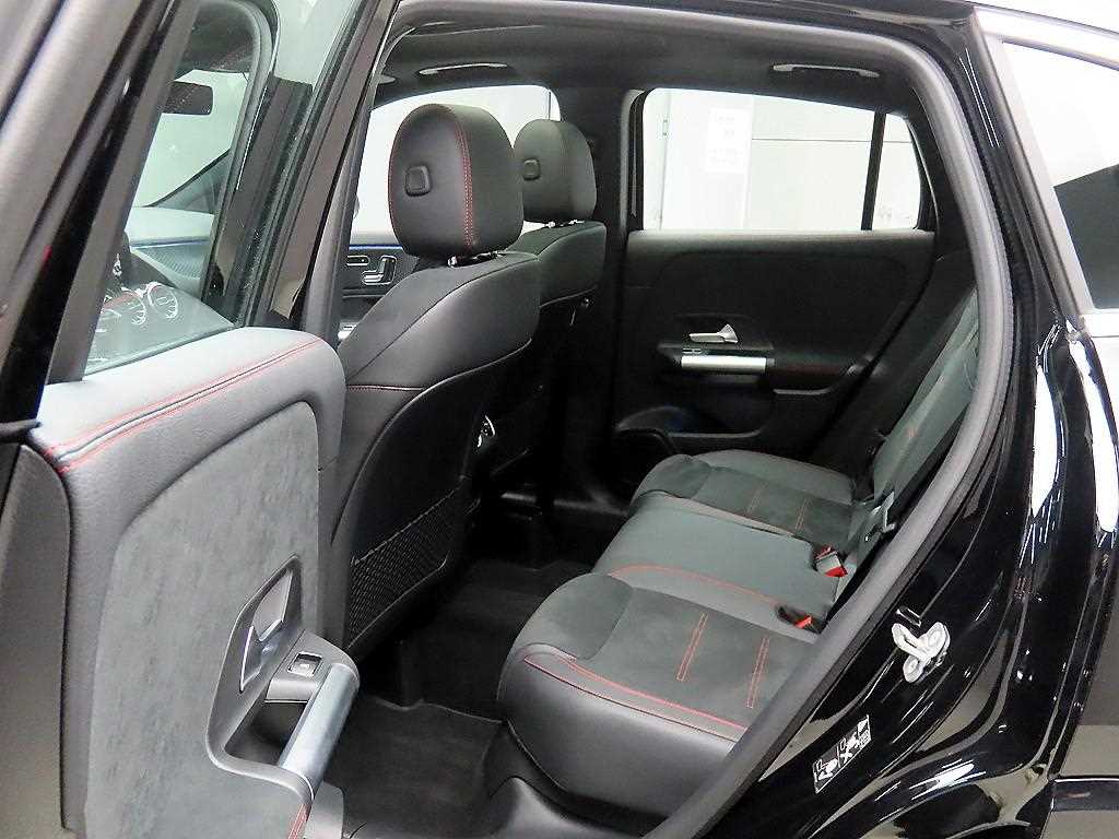 Mercedes Benz GLA Class - Vista 6