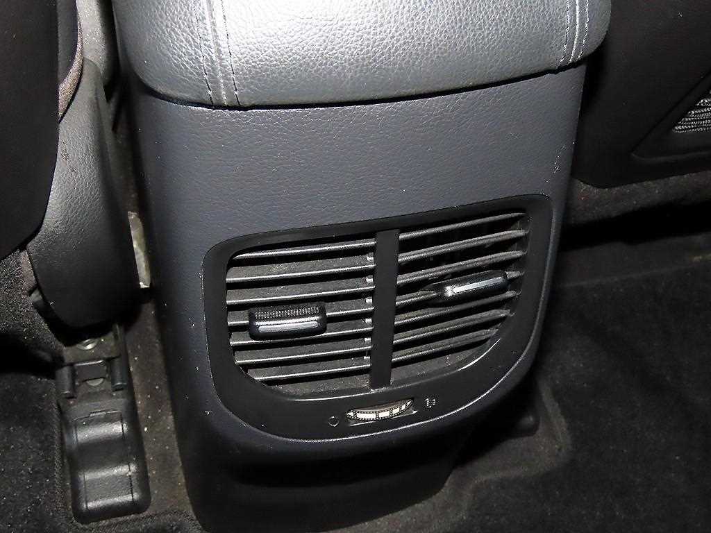 KIA Carens 2015 Gris - Importación desde Corea - HF Imports Iquique - Foto 13