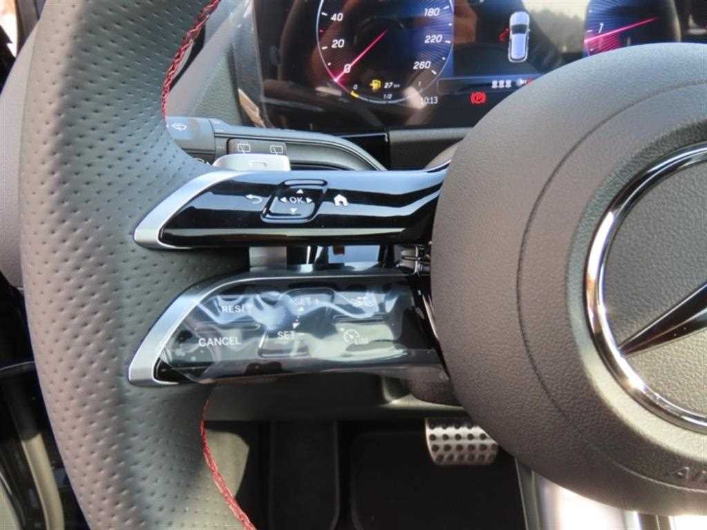 Mercedes Benz GLA Class - Vista 12