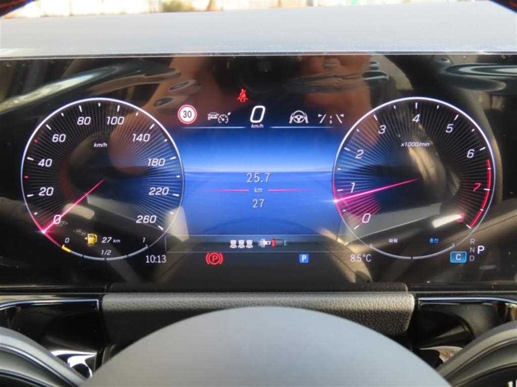 Mercedes Benz GLA Class - Vista 5