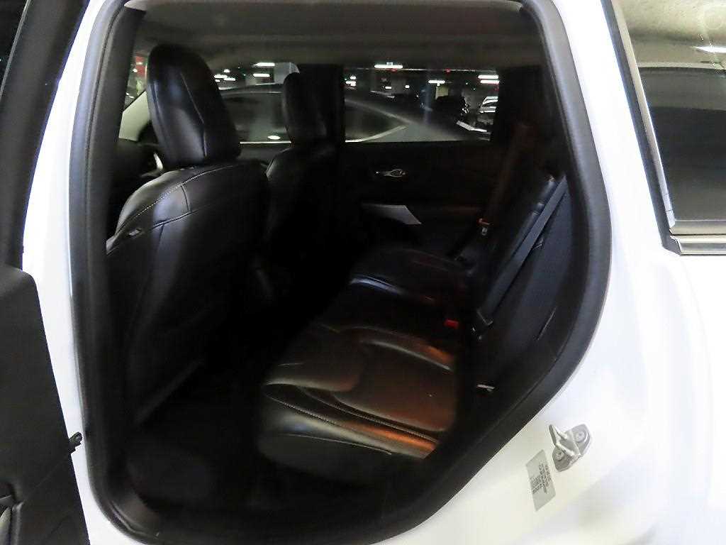 Jeep Cherokee - Vista 7