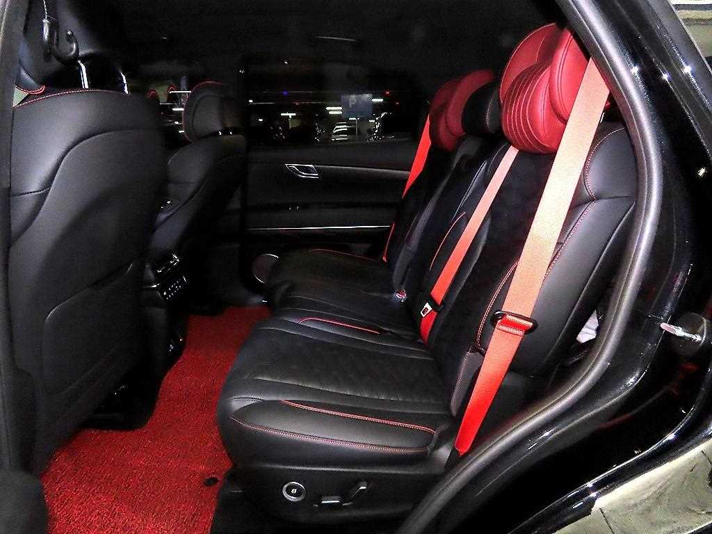 Genesis GV80 - Vista 7