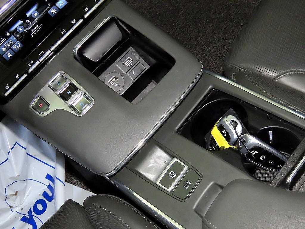 HYUNDAI Grandeur - Vista 12