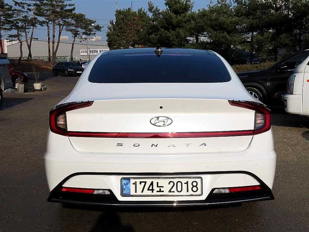 HYUNDAI Sonata - Vista 4